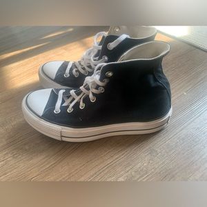 Women’s platform converse size 9